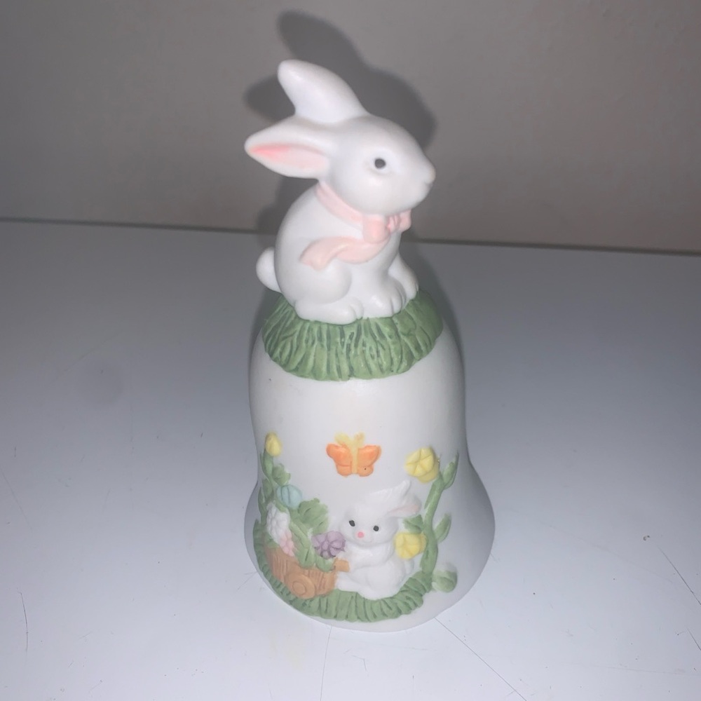 Vintage Great Western Porcelain Easter Bunny Dinner Bell
